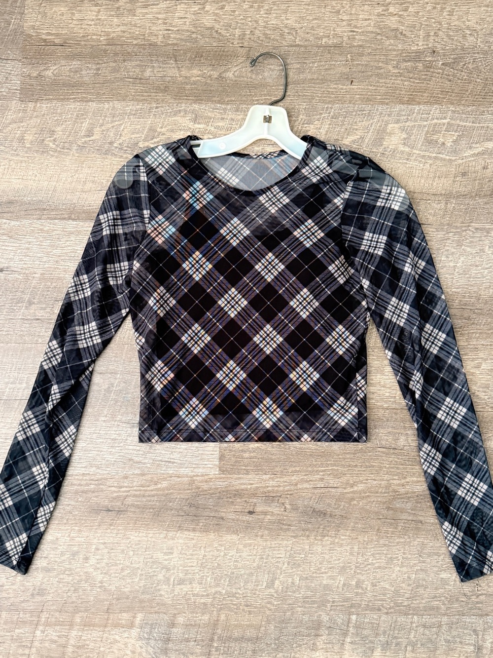 Plaid Long-Sleeve Cropped Top - Black